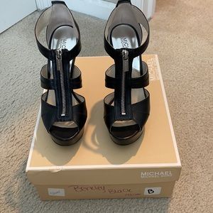 Michael Kors black heels size 7